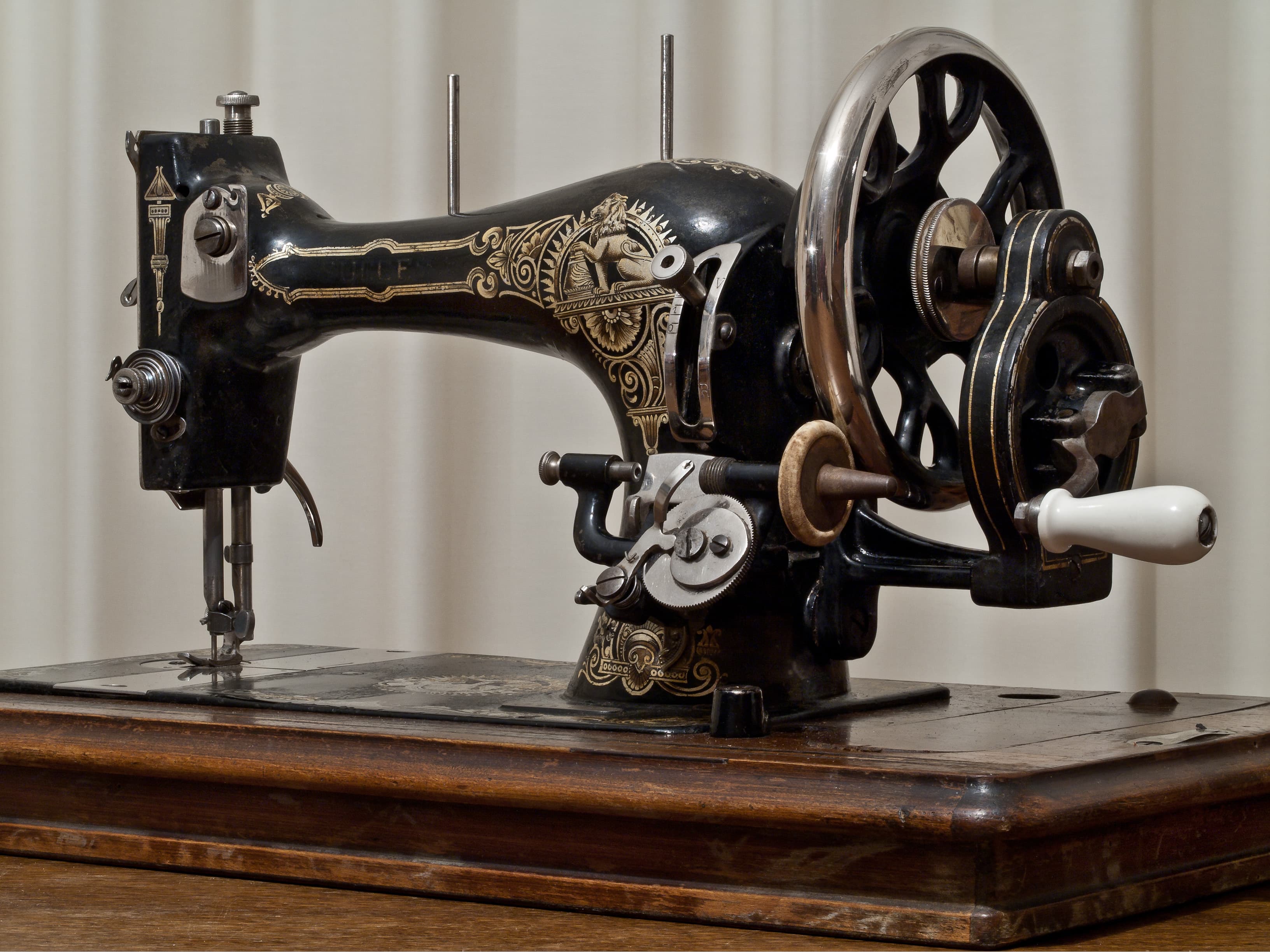 Sewing machine, works well