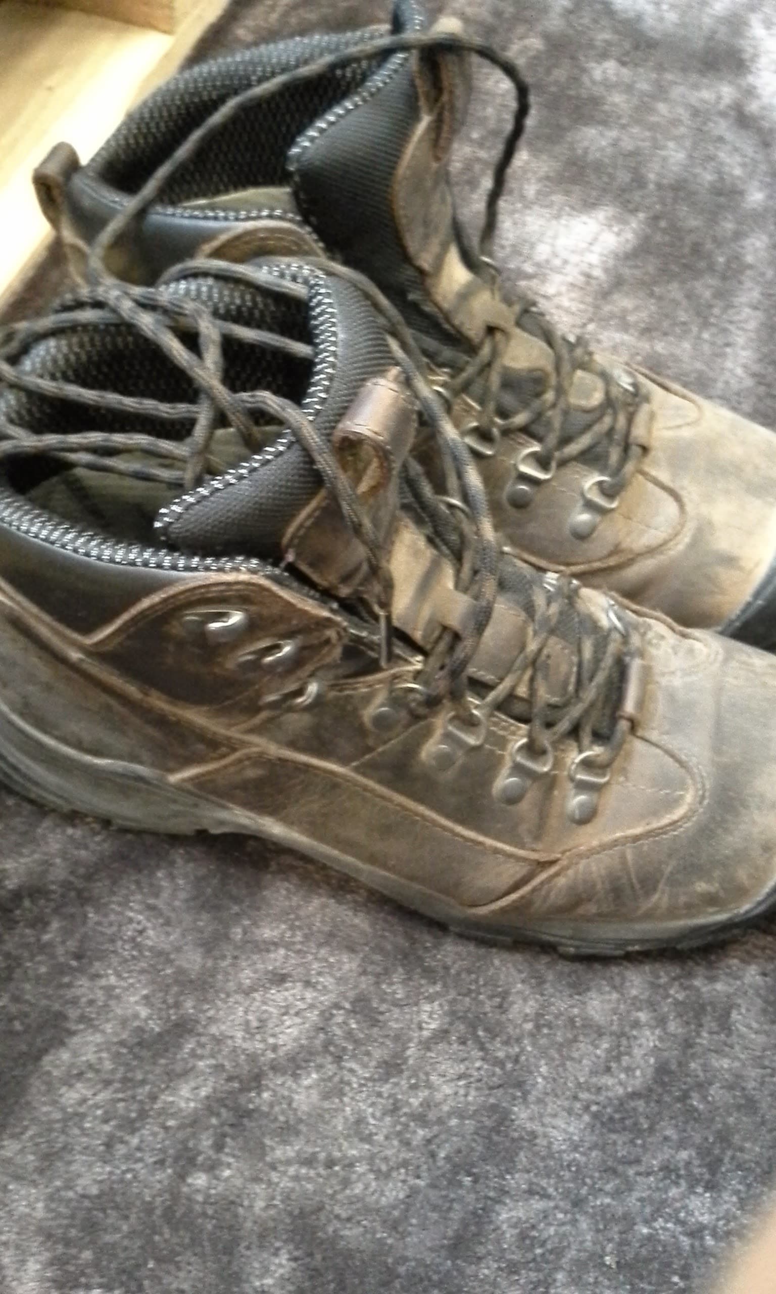 Hiking boots, barely worn